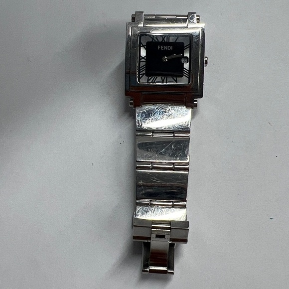 Fendi Quadro 6000G Stainless Steel Bracelet Wristwatch Black Dial Roman Numerals main image 14